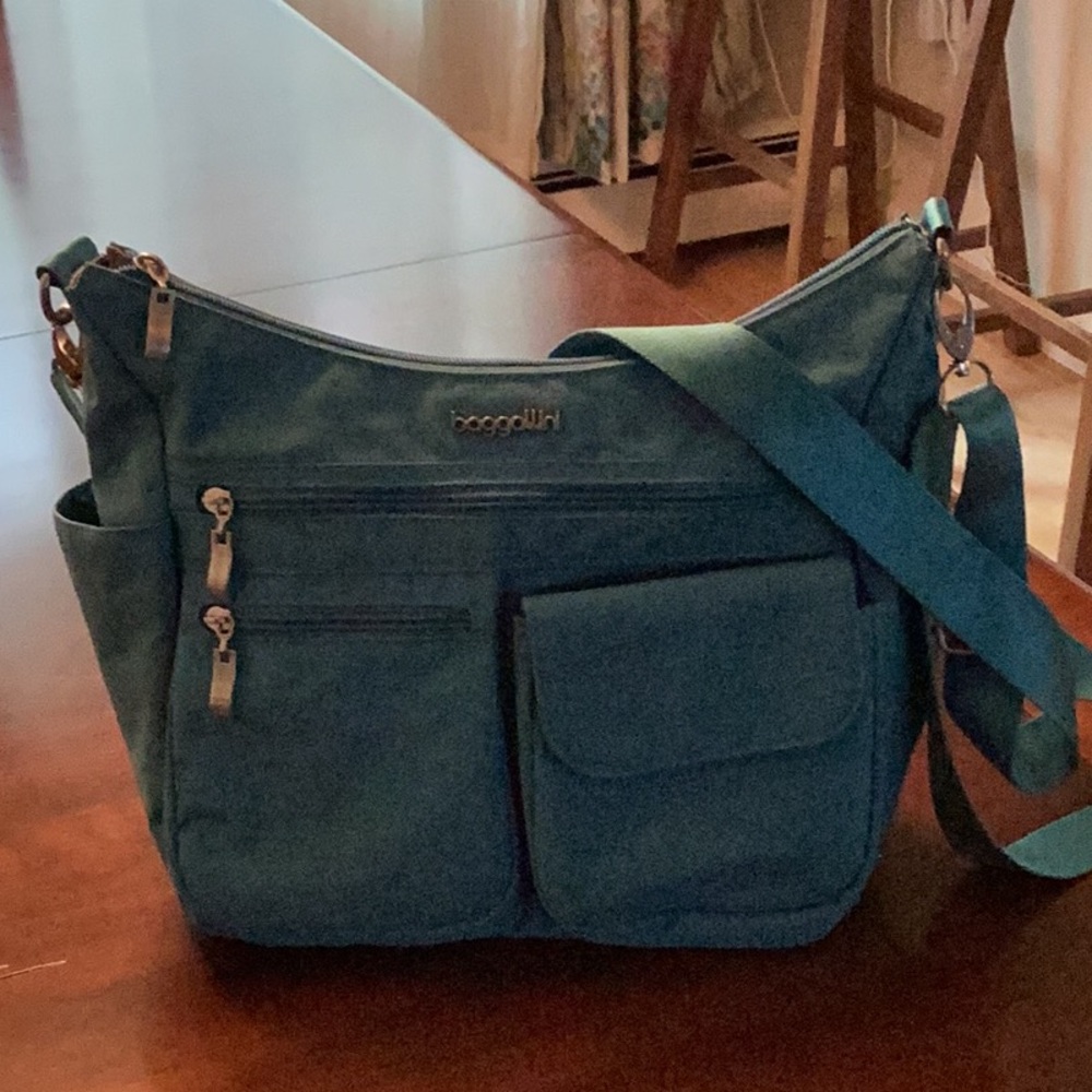 Baggallini Modern Everywhere Crossbody Bag - Seaside Blue - Picture 3 of 9
